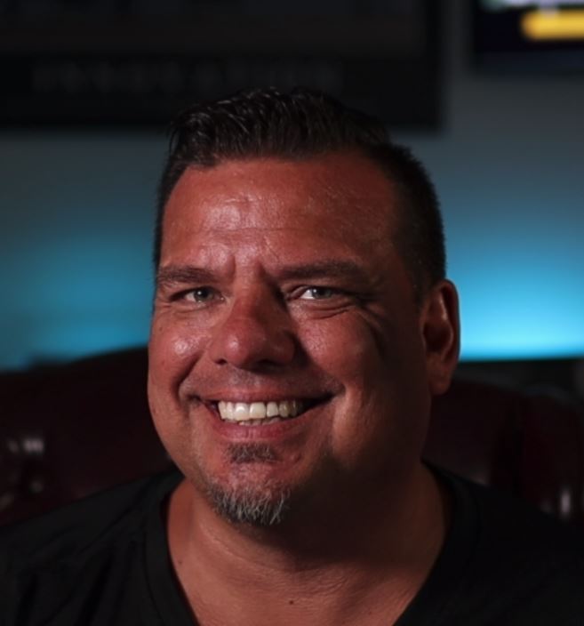 Walker Reynolds headshot